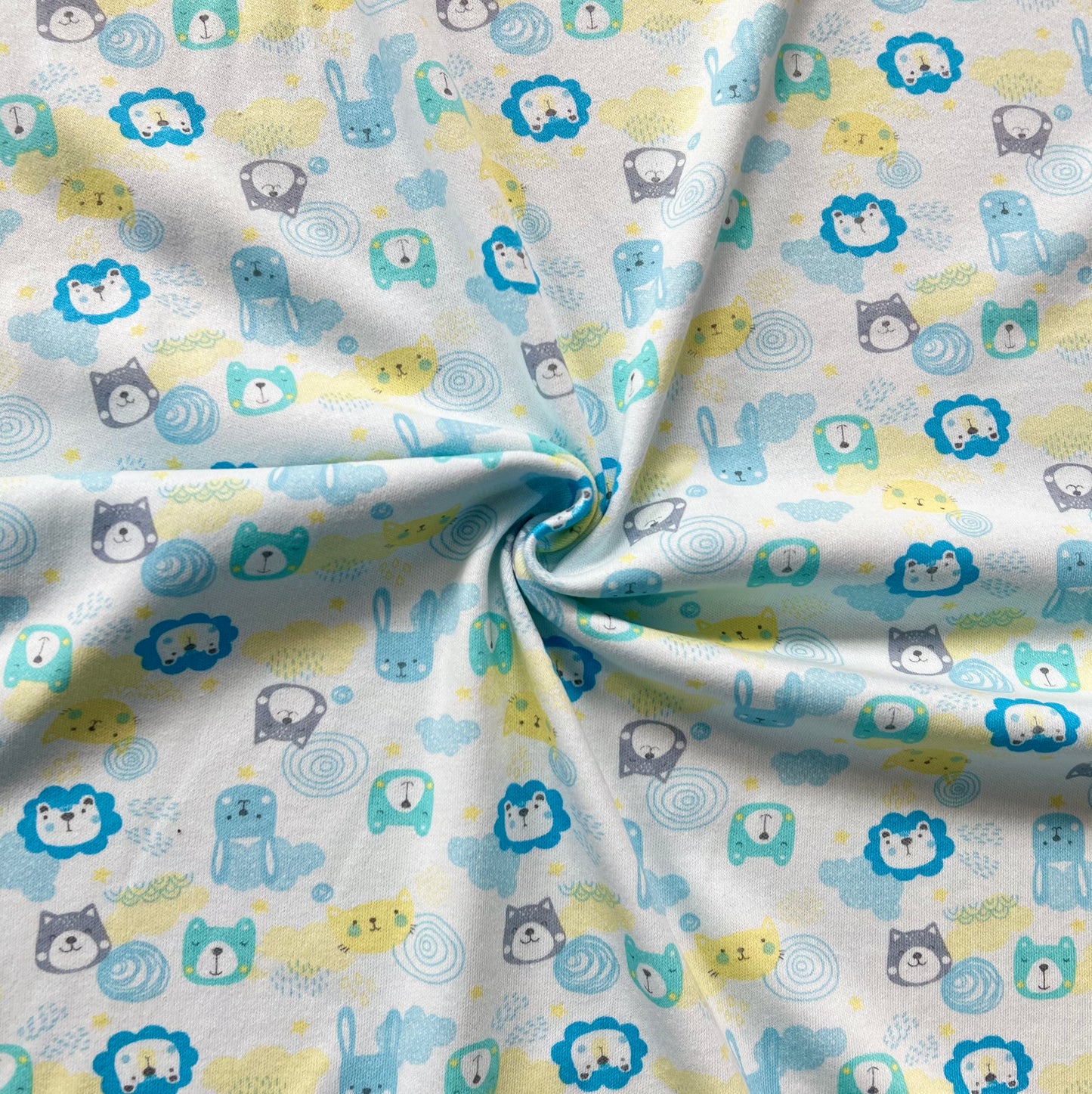 Interlock 30/1 Caritas y Nubes Fondo Celeste