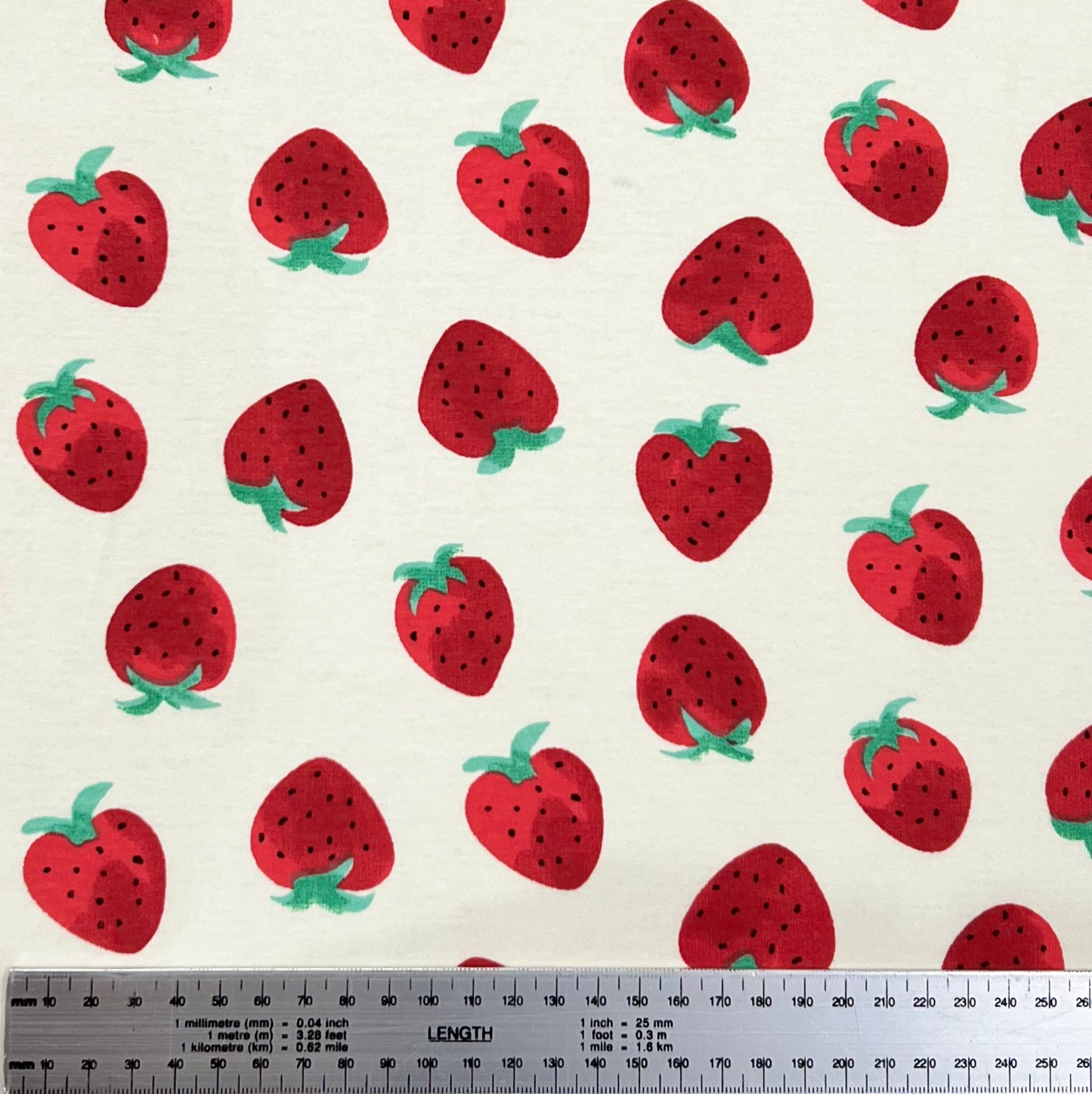 Jersey 30/1 Frutillas Fondo Natural