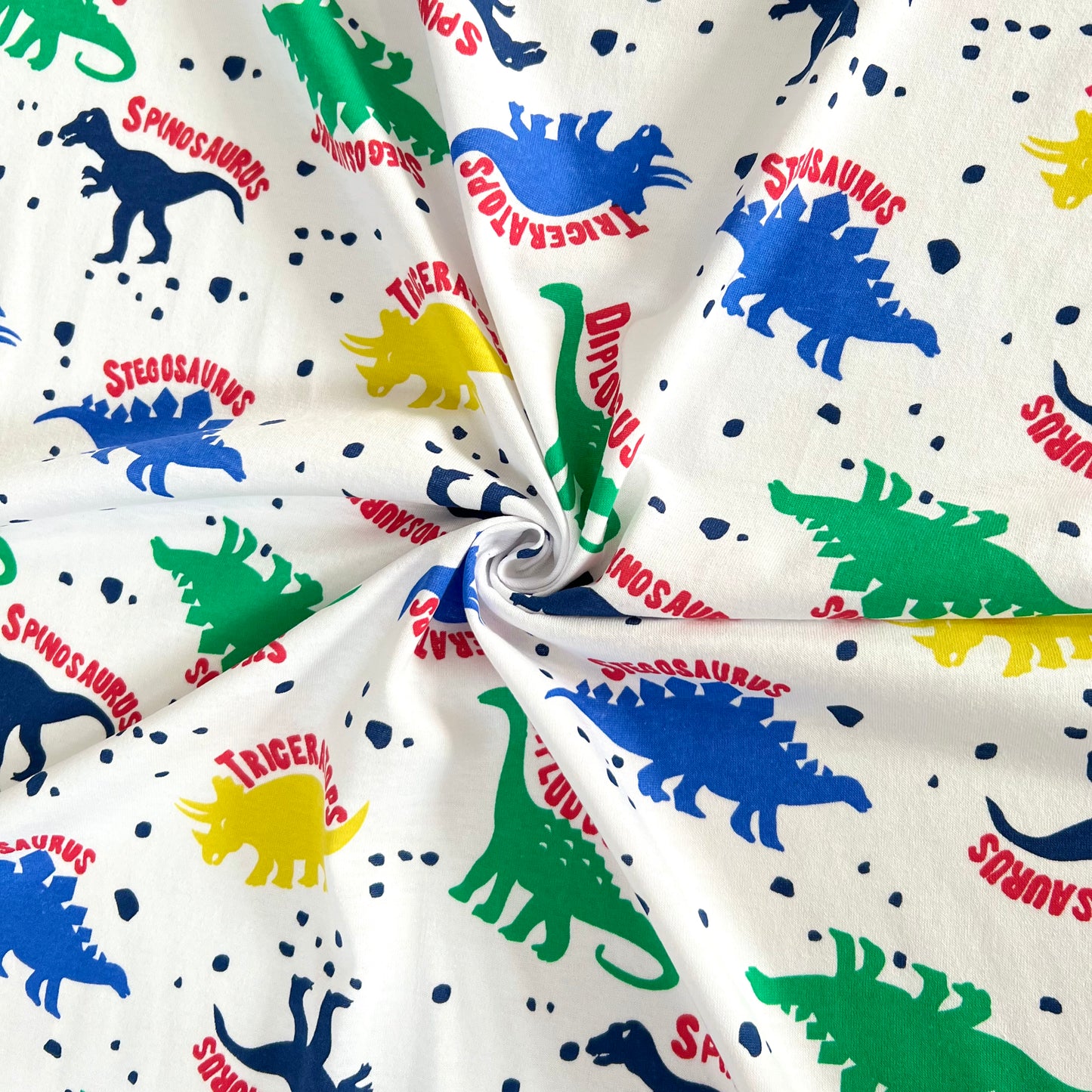 Jersey 30/1 Dino Triceratops Fondo Blanco