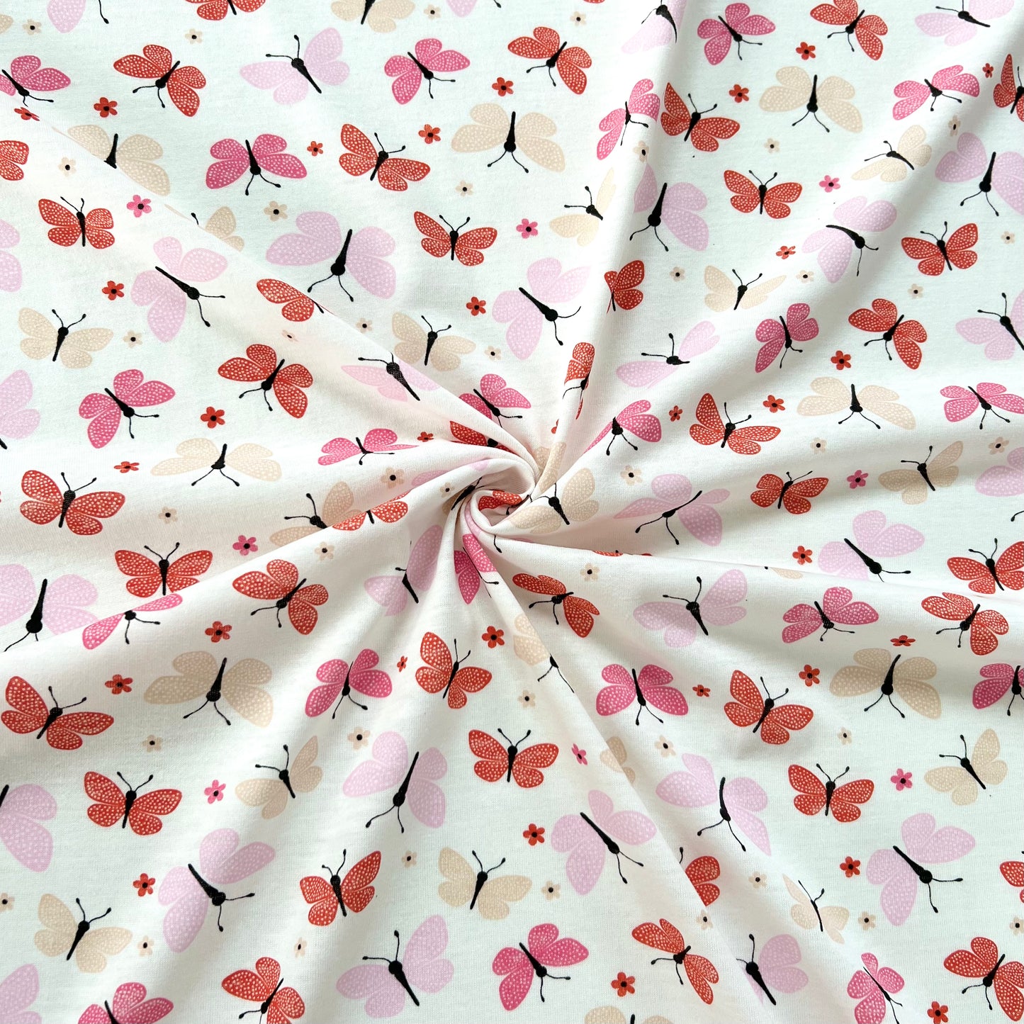 Jersey 30/1 Mariposas Fondo Blanco