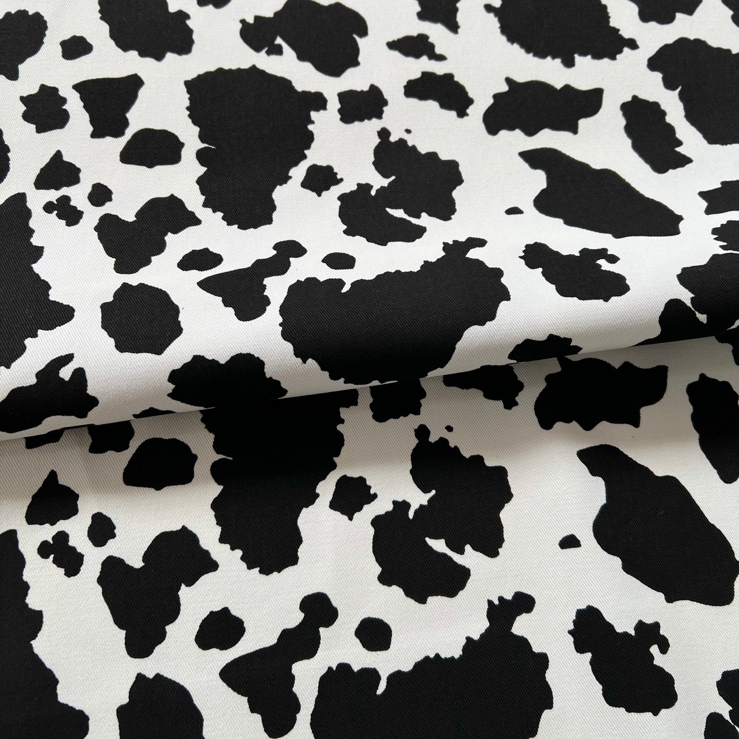 Gabardina Vaca Negro y Blanco