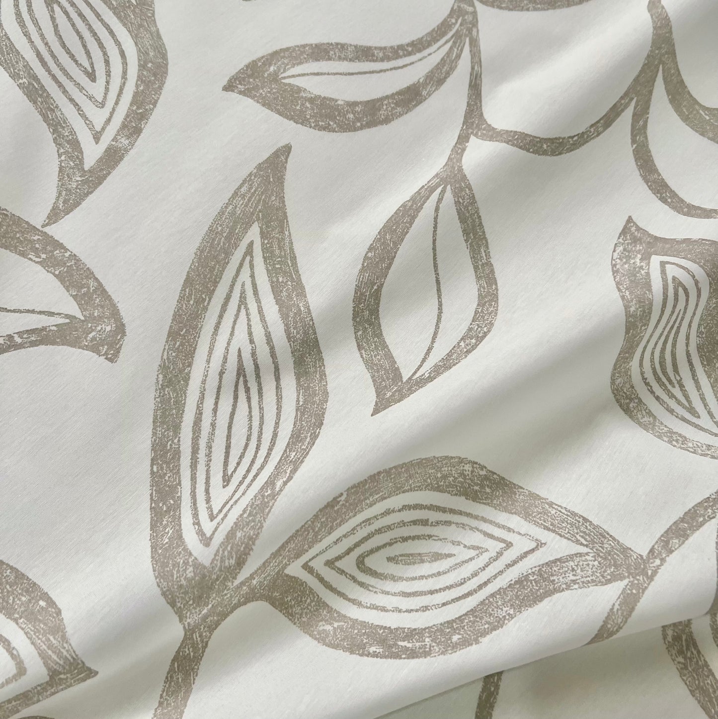 Percalito Hoja Gráfica Beige 140h