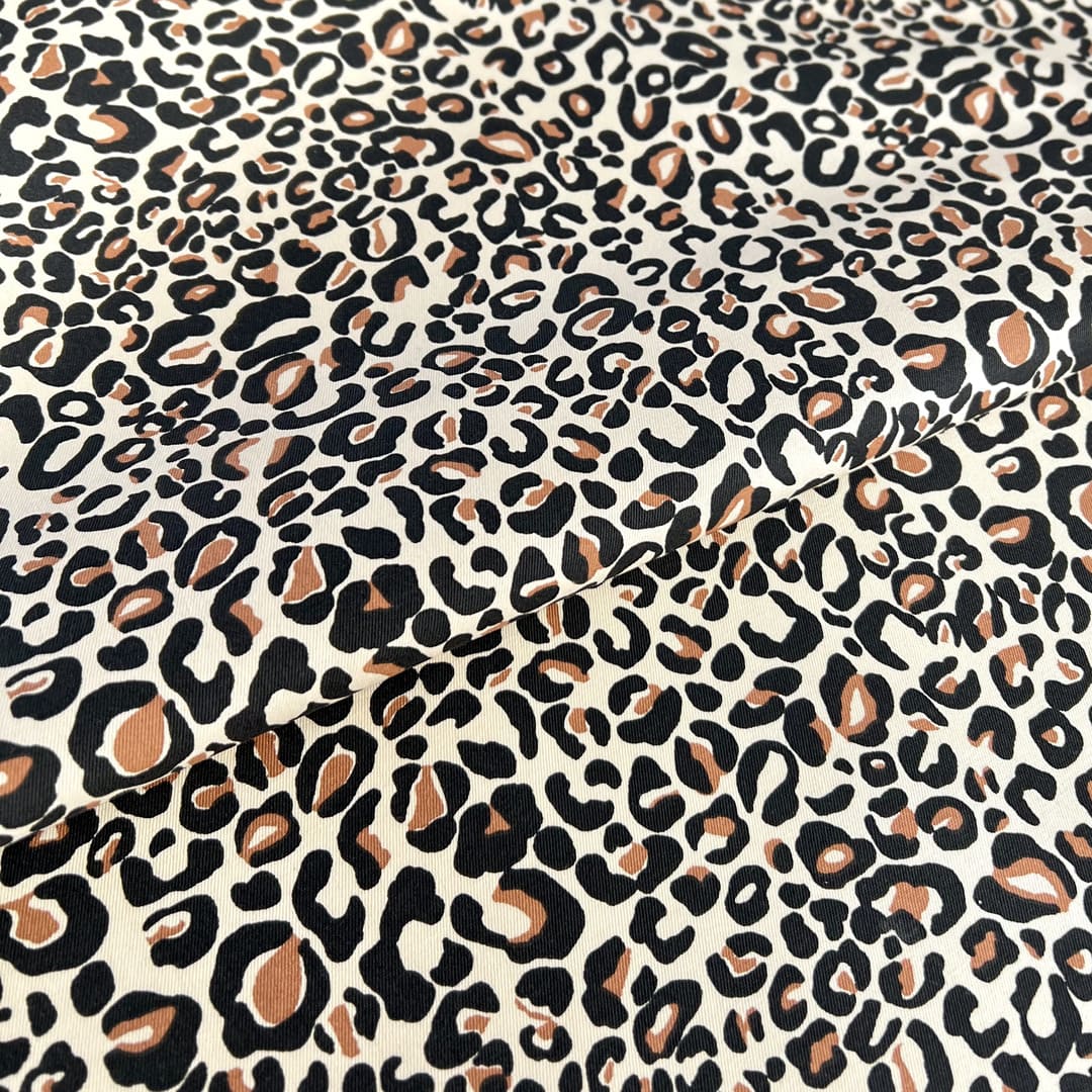 Gabardina Animal Print Beige