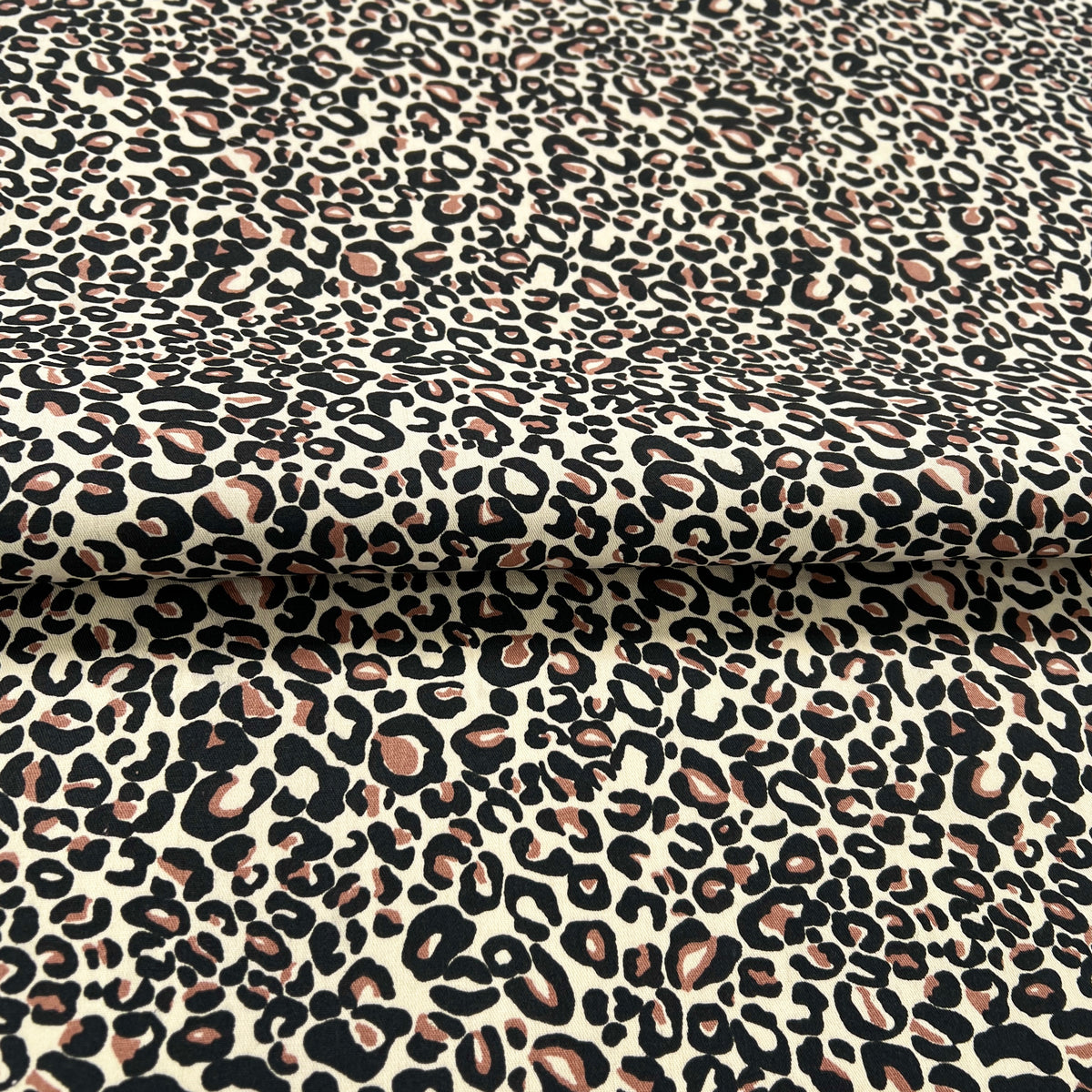 Gabardina Animal Print Beige