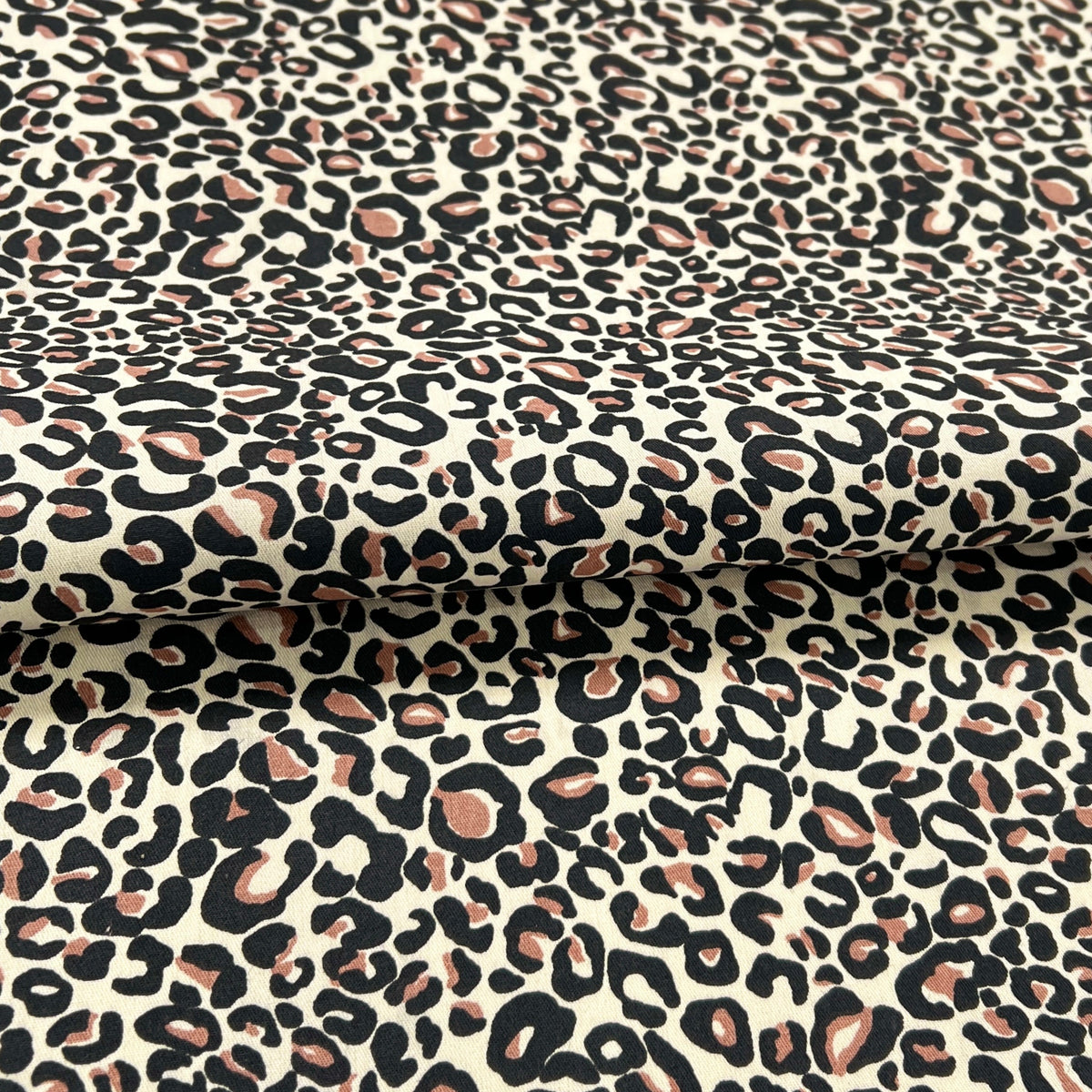 Gabardina Animal Print Beige
