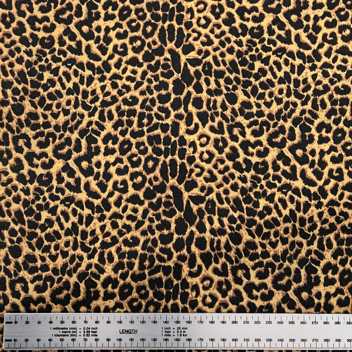Lona Animal Print Fondo Marrón