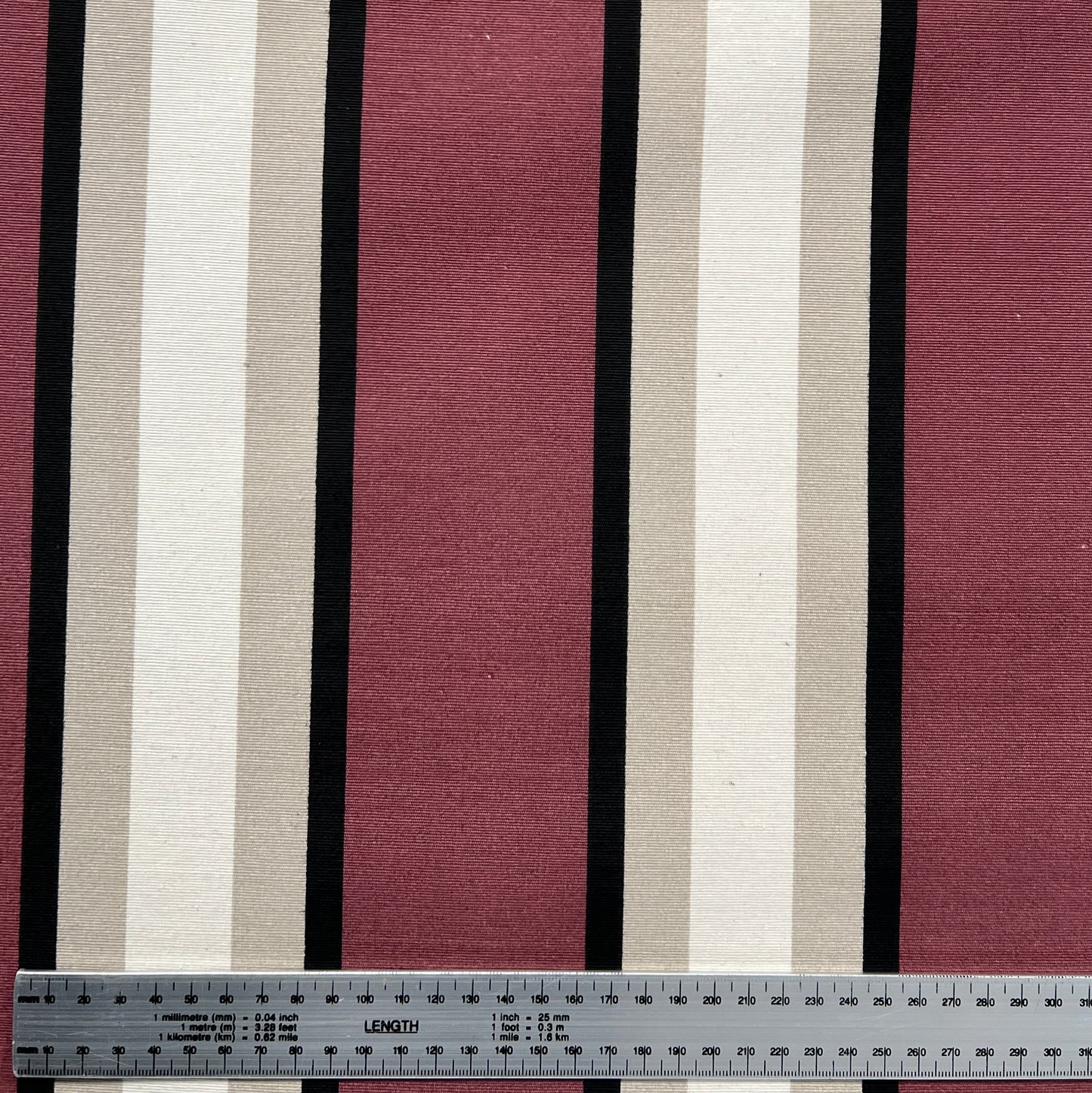 Lona Raya Duna Burgundy