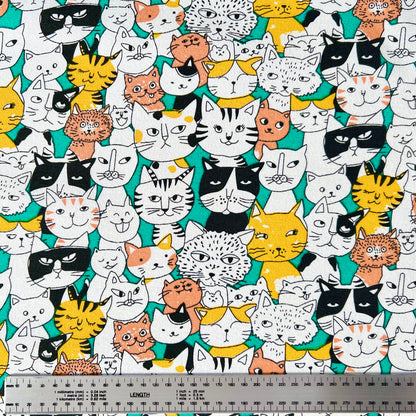 Lona Gatos Fondo Verde