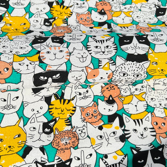 Lona Gatos Fondo Verde